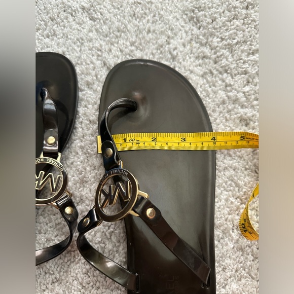 Michael Kors - Jelly Flip Flop Sandal - Dark Bronze - Picture 5 of 5